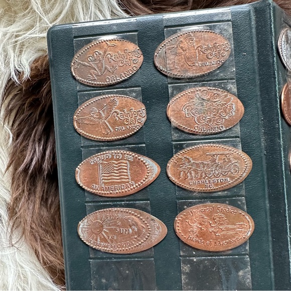 RAINFOREST CAFE 2003 Penny Collector Disney Orlando Coin Album with 29 Coins - Picture 6 of 9